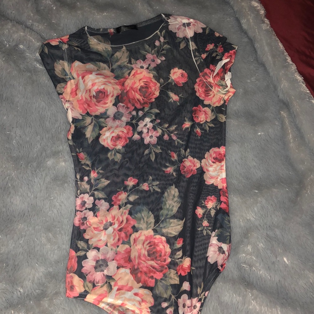 Floral bodysuit 🥀